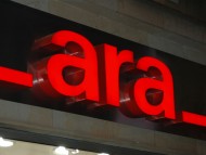 Světelná reklama Ara